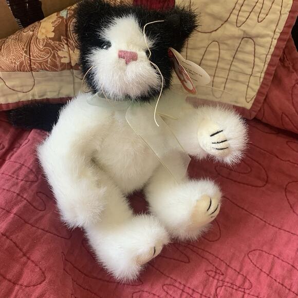Ty Attic Treasures Arlen Black & White Cat Plush 10" Jointed Green Bow 1993 - Picture 4 of 10
